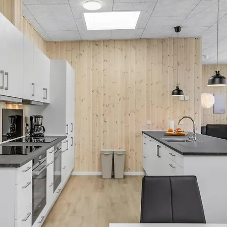 Gorgeous In With Kitchen Holiday home *