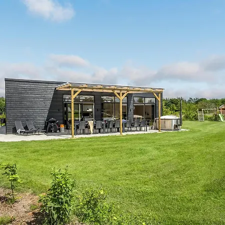 Holiday home Gorgeous In With Kitchen Glesborg