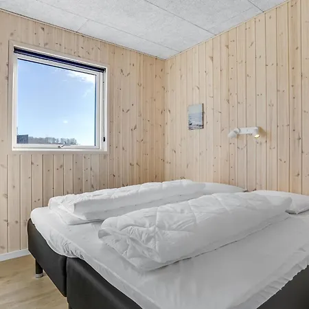 Gorgeous In With Kitchen Holiday home *
