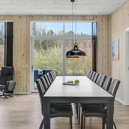 Holiday home Gorgeous In With Kitchen
